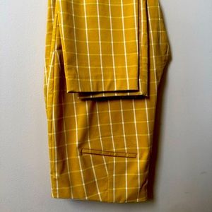 Gently used ankle pants, yellow/white checkered print, size XL, stretch material